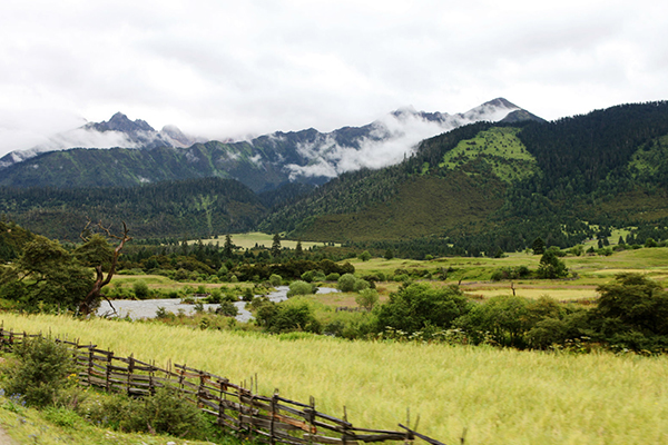 深度環(huán)線全景，布宮，林芝，巴松措，大峽谷，朗縣，澤當(dāng)，拉姆拉錯(cuò)，羊湖，滿拉水庫，日喀則，納木措扎營8晚9日游