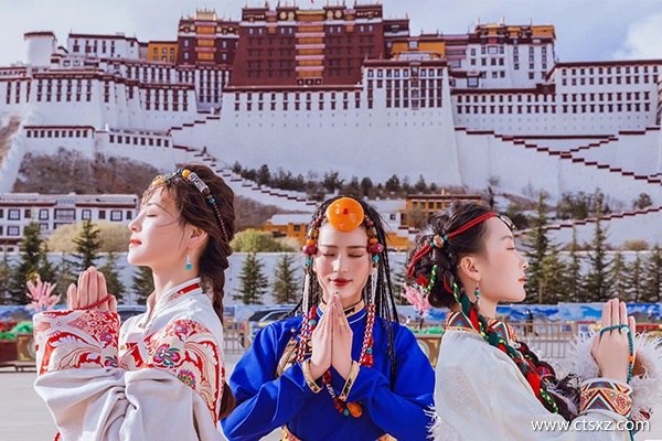 去西藏旅游跟團(tuán)游多少錢